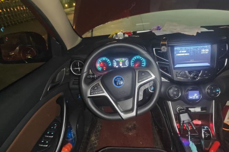 Used BYD Song New Energy 2017 Song DM 1.5TID All-Wheel Drive Luxury Model Steering Wheel