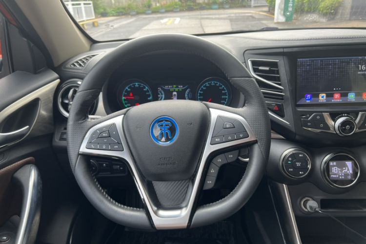 Used BYD Song New Energy 2017 Song DM 1.5TID All-Wheel Drive Luxury Model Steering Wheel