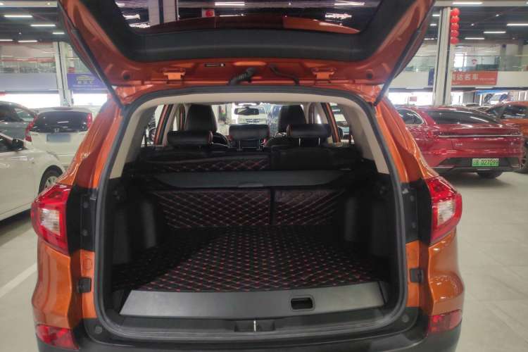 Used BYD Song New Energy 2017 Song DM 1.5TID All-Wheel Drive Luxury Model Trunk
