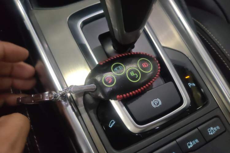 Used BYD Song New Energy 2017 Song DM 1.5TID All-Wheel Drive Luxury Model Vehicle Key