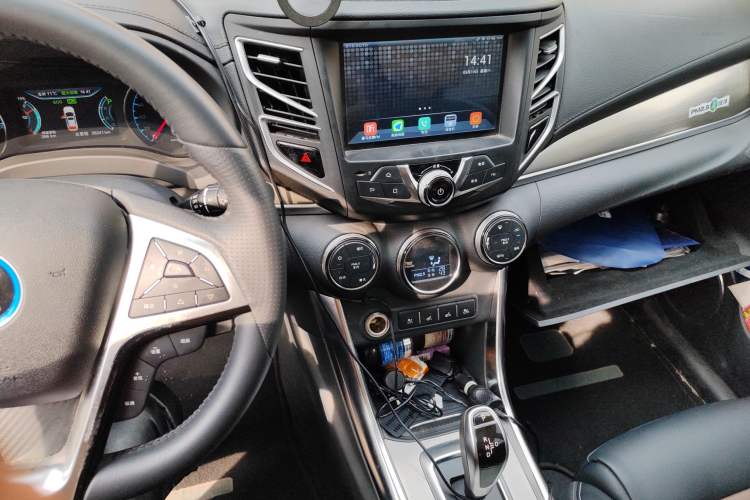 Used BYD Song New Energy 2018 Song EV400 Smart Connectivity Enjoyment Model Audio And AC Panel