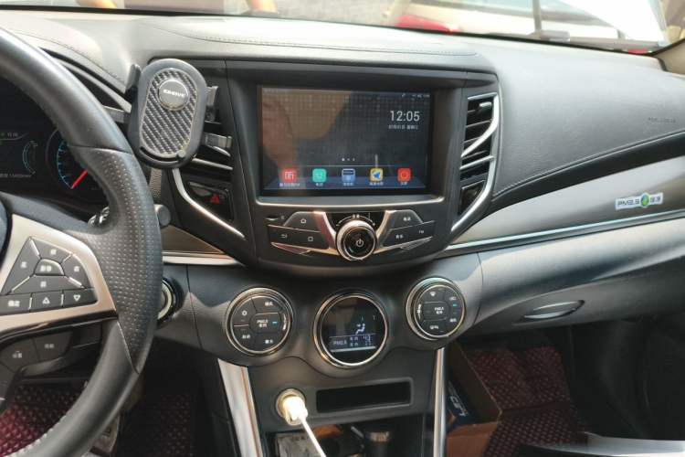 Used BYD Song New Energy 2018 Song EV400 Smart Connectivity Enjoyment Model Audio And AC Panel