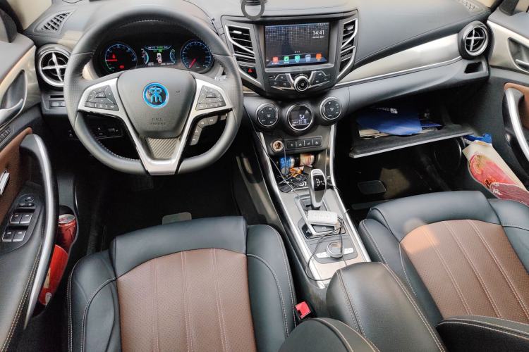 Used BYD Song New Energy 2018 Song EV400 Smart Connectivity Enjoyment Model Center Console