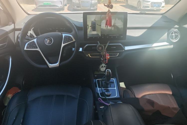 Used BYD Song New Energy 2018 Song EV400 Smart Connectivity Enjoyment Model Center Console