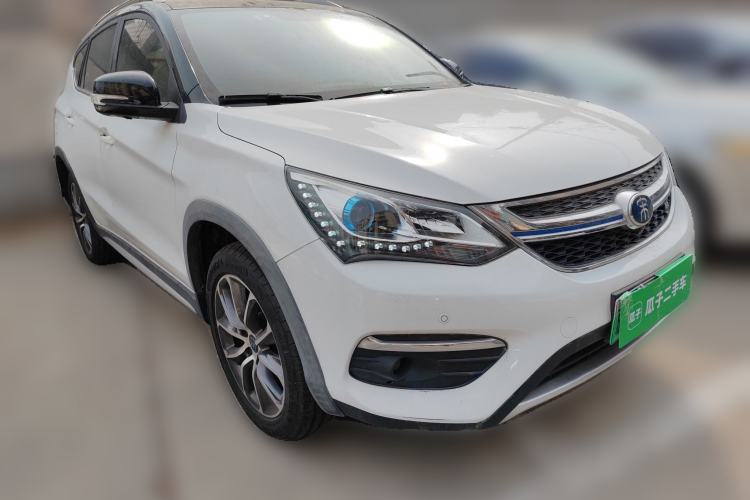 Used BYD Song New Energy 2018 Song EV400 Smart Connectivity Enjoyment Model Front Right 45 Deg