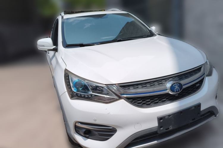Used BYD Song New Energy 2018 Song EV400 Smart Connectivity Enjoyment Model Front Right 45 Deg