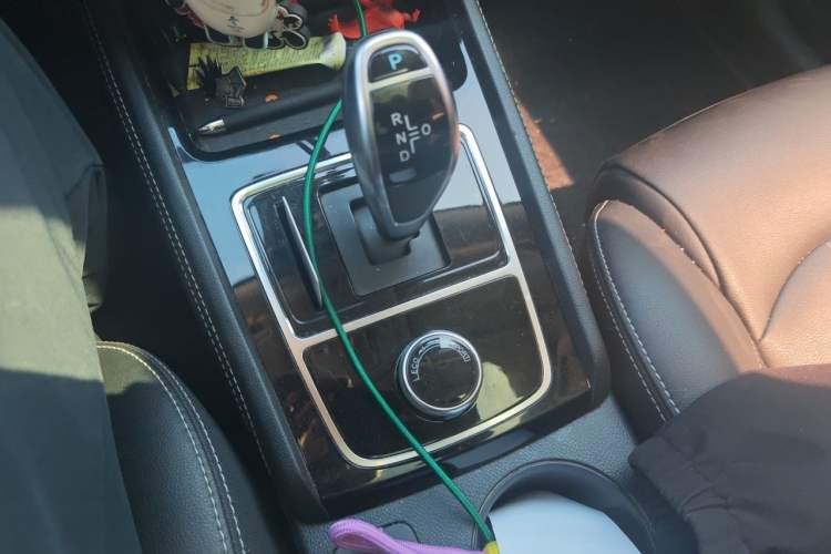 Used BYD Song New Energy 2018 Song EV400 Smart Connectivity Enjoyment Model Gear Lever