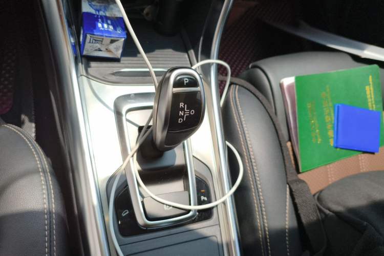 Used BYD Song New Energy 2018 Song EV400 Smart Connectivity Enjoyment Model Gear Lever