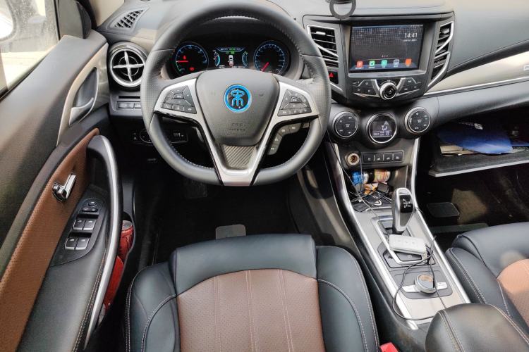 Used BYD Song New Energy 2018 Song EV400 Smart Connectivity Enjoyment Model Steering Wheel