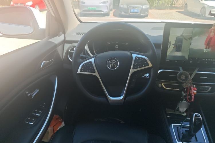 Used BYD Song New Energy 2018 Song EV400 Smart Connectivity Enjoyment Model Steering Wheel