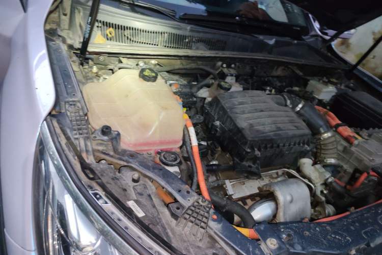 Used BYD Song New Energy 2019 Song DM 1.5TID Smart Connect Premium Model Engine Bay Right