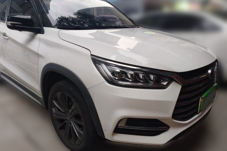 Used BYD Song New Energy 2019 Song DM 1.5TID Smart Connect Sharp Edition Front Right 45 Deg