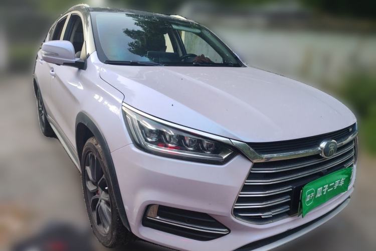Used BYD Song New Energy 2019 Song DM 1.5TID Smart Connect Premium Model Front Right 45 Deg