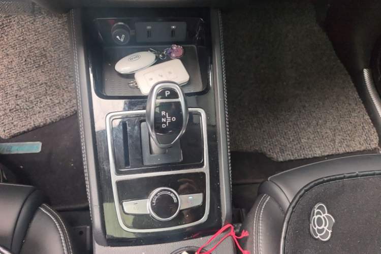 Used BYD Song New Energy 2019 Song DM 1.5TID Smart Connect Sharp Edition Gear Lever
