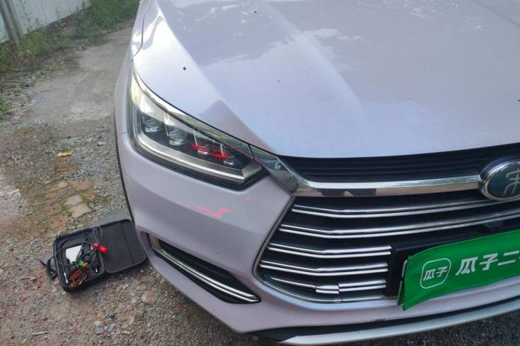 Used BYD Song New Energy 2019 Song DM 1.5TID Smart Connect Premium Model Right Front Headlight