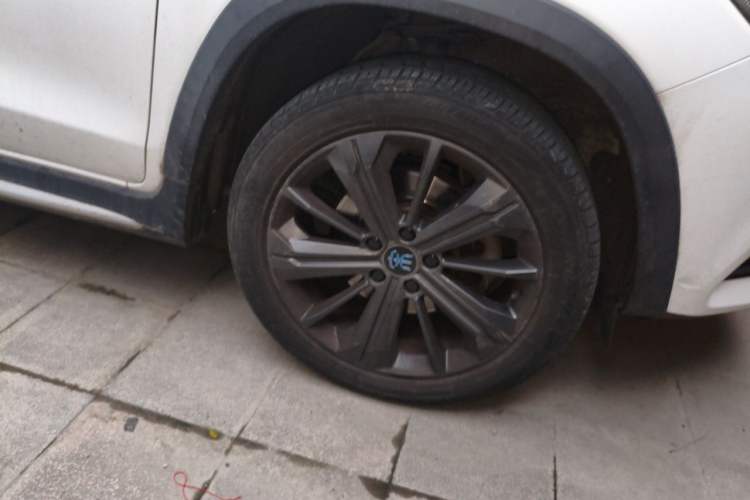 Used BYD Song New Energy 2019 Song DM 1.5TID Smart Connect Sharp Edition Right Front Wheel Hub