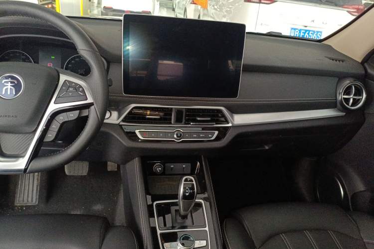 Used BYD Song New Energy 2019 Song DM 1.5TID Smart Connect Premium Model Audio And AC Panel