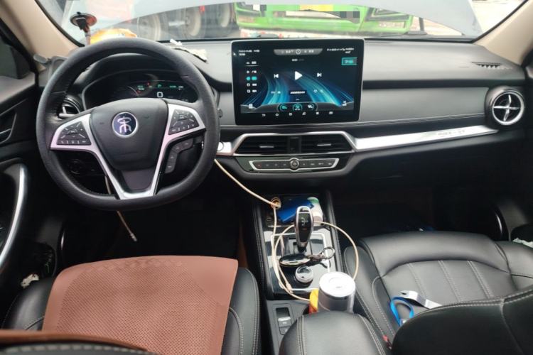 Used BYD Song New Energy 2019 Song EV500 Smart Connect Elite Model Center Console