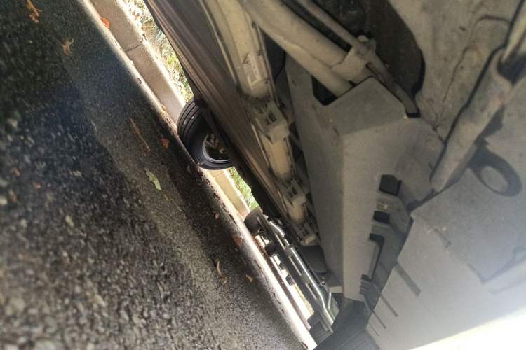 Used BYD Song New Energy 2019 Song DM 1.5TID Smart Connect Premium Model Chassis Front Left