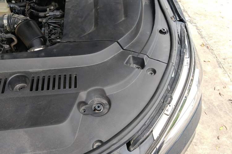 Used BYD Song New Energy 2019 Song DM 1.5TID Smart Connect Premium Model Engine Bay Left