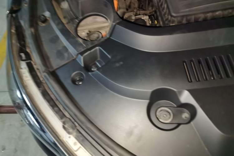 Used BYD Song New Energy 2019 Song DM 1.5TID Smart Connect Premium Model Engine Bay Right