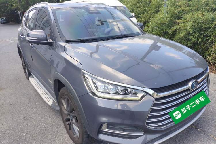 Used BYD Song New Energy 2019 Song DM 1.5TID Smart Connect Premium Model Front Right 45 Deg