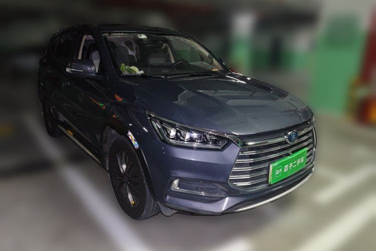 Used BYD Song New Energy 2019 Song DM 1.5TID Smart Connect Dynamic Model Front Right 45 Deg