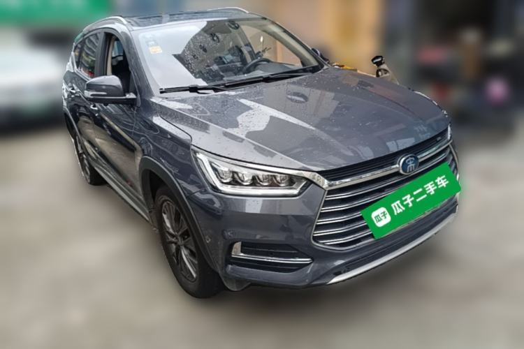 Used BYD Song New Energy 2019 Song DM 1.5TID Smart Connect Dynamic Model Front Right 45 Deg