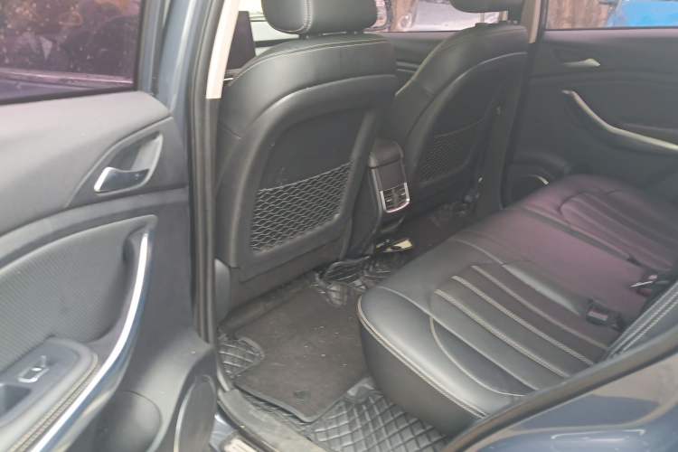 Used BYD Song New Energy 2019 Song DM 1.5TID Smart Connect Dynamic Model Interior 4