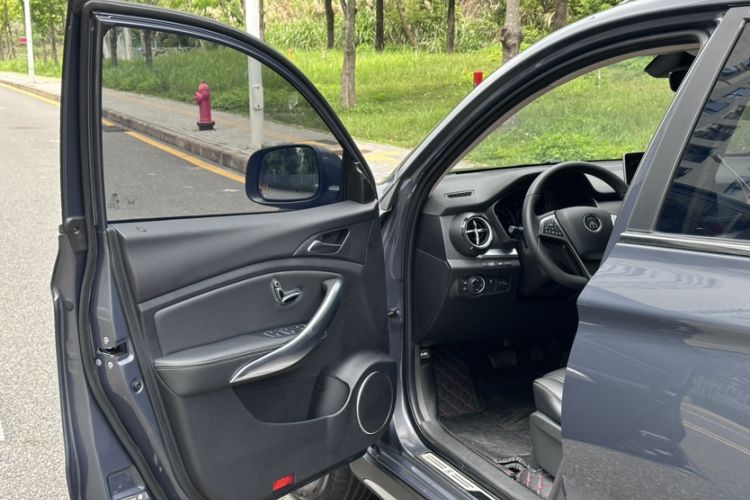 Used BYD Song New Energy 2019 Song DM 1.5TID Smart Connect Dynamic Model Interior 4