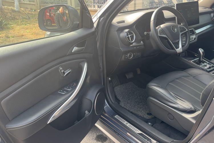 Used BYD Song New Energy 2019 Song DM 1.5TID Smart Connect Dynamic Model Interior 4