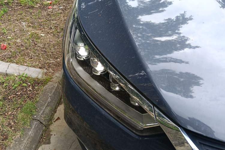 Used BYD Song New Energy 2019 Song DM 1.5TID Smart Connect Premium Model Right Front Headlight