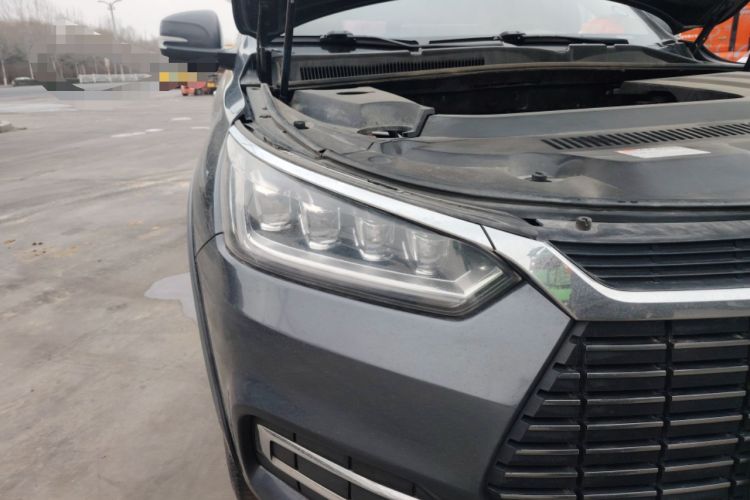 Used BYD Song New Energy 2019 Song EV500 Smart Connect Elite Model Right Front Headlight