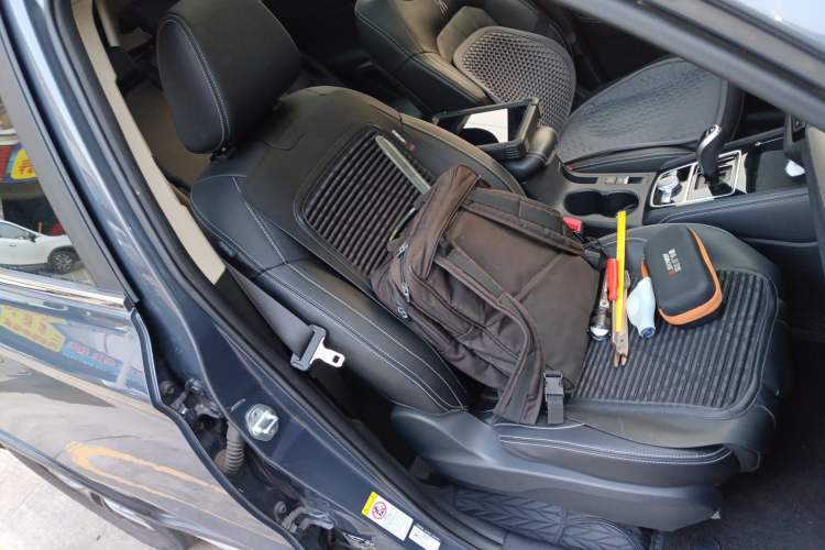Used BYD Song New Energy 2019 Song DM 1.5TID Smart Connect Dynamic Model Right Front Seat