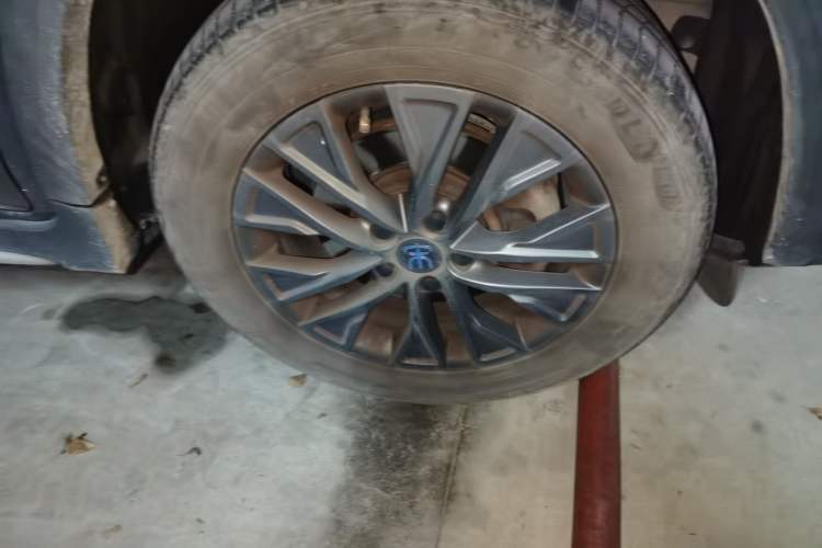 Used BYD Song New Energy 2019 Song DM 1.5TID Smart Connect Premium Model Right Front Wheel Hub