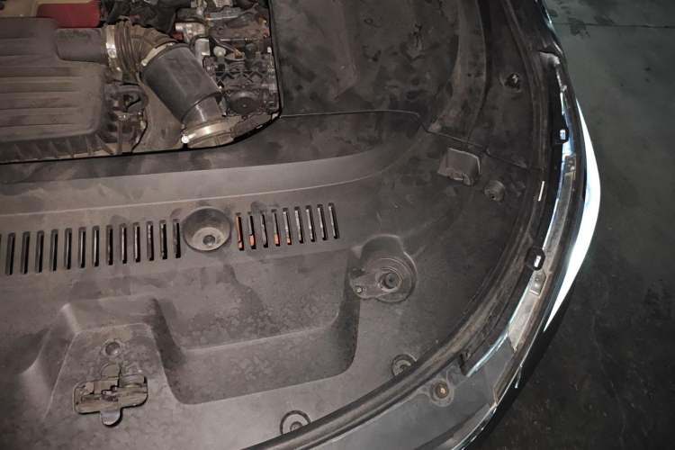 Used BYD Song New Energy 2019 Song DM 1.5TID Smart Connect Premium Model Engine Bay Left