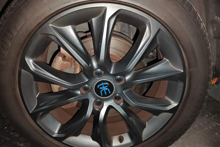 Used BYD Song New Energy 2019 Song DM 1.5TID Smart Connect Premium Model Right Front Wheel Hub