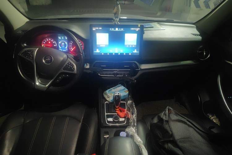 Used BYD Song New Energy 2019 Song DM 1.5TID Smart Connect Dynamic Model Center Console