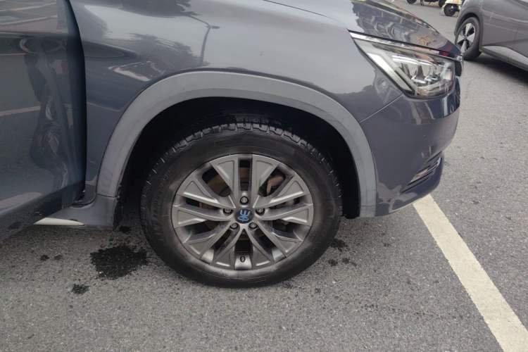 Used BYD Song New Energy 2019 Song DM 1.5TID Smart Connect Premium Model Right Front Wheel Hub