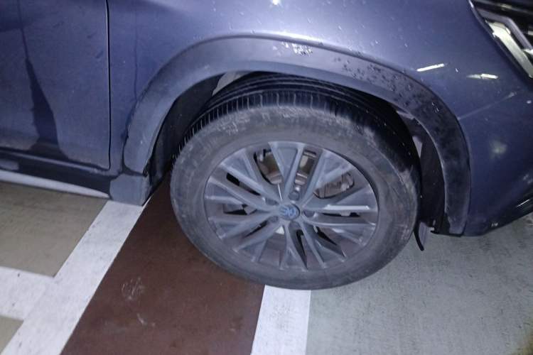 Used BYD Song New Energy 2019 Song DM 1.5TID Smart Connect Dynamic Model Right Front Wheel Hub