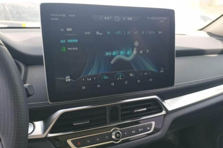 Used BYD Song New Energy 2019 Song DM 1.5TID Smart Connect Dynamic Model Audio And AC Panel