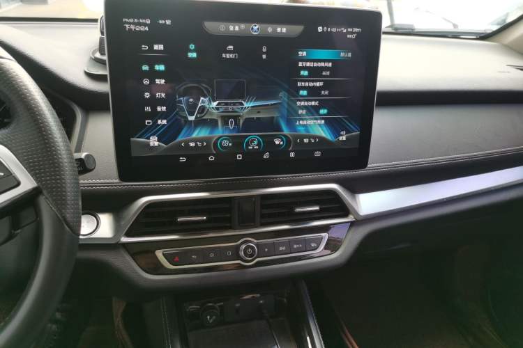 Used BYD Song New Energy 2019 Song DM 1.5TID Smart Connect Dynamic Model Audio And AC Panel