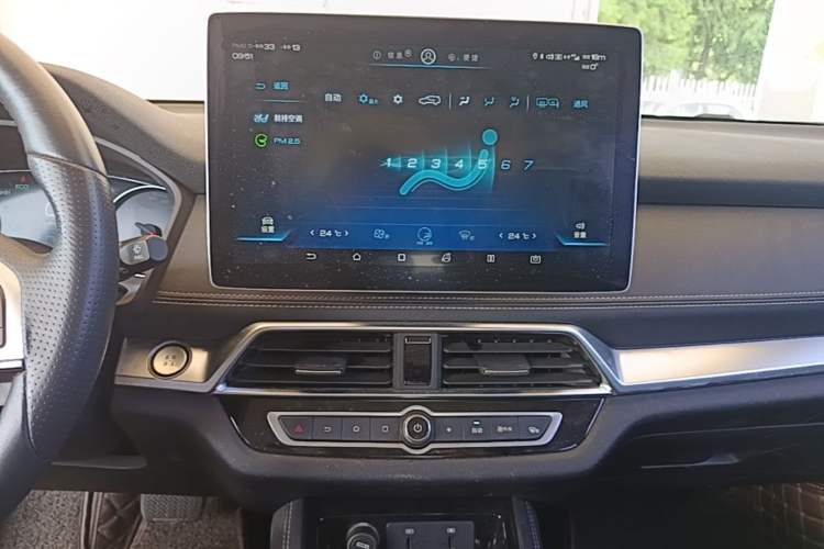 Used BYD Song New Energy 2019 Song DM 1.5TID Smart Connect Premium Model Audio And AC Panel