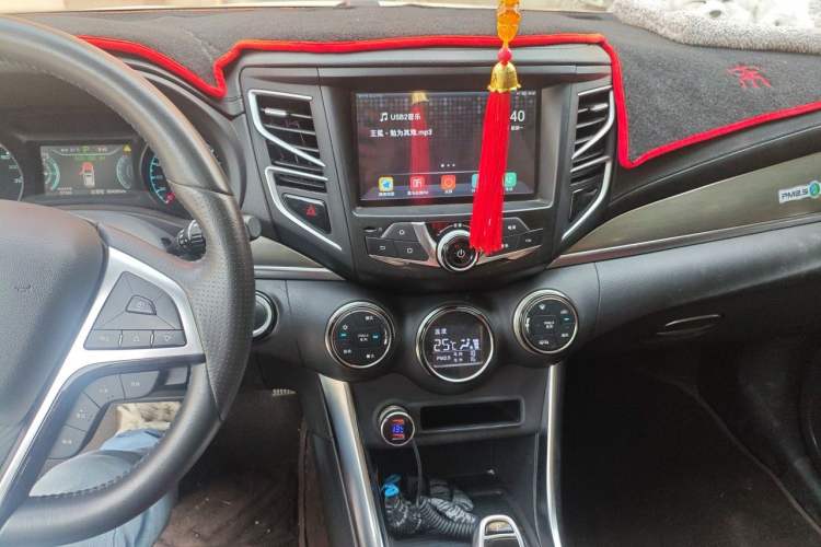 Used BYD Song New Energy 2019 Song DM 1.5TID Smart Connect Dynamic Model Audio And AC Panel