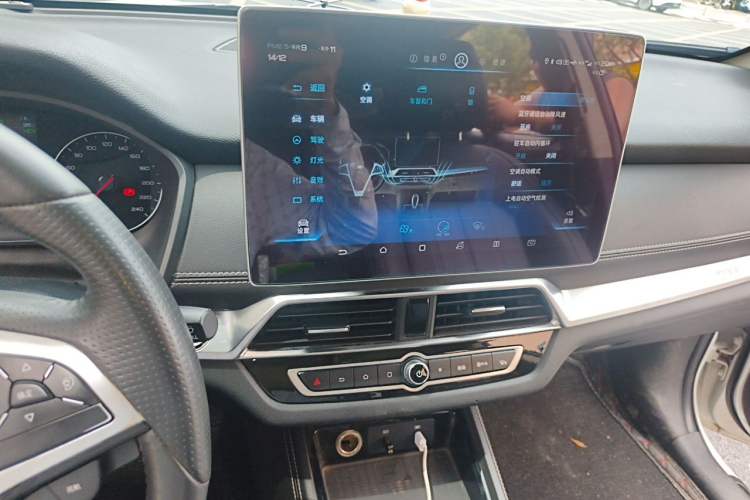 Used BYD Song New Energy 2019 Song DM 1.5TID Smart Connect Dynamic Model Audio And AC Panel