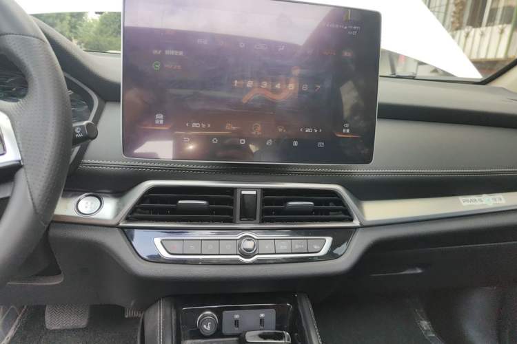Used BYD Song New Energy 2019 Song DM 1.5TID Smart Connect Premium Model Audio And AC Panel