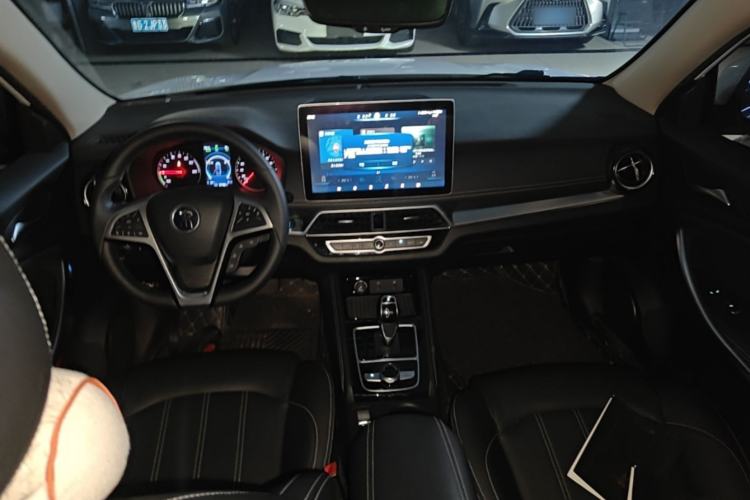 Used BYD Song New Energy 2019 Song DM 1.5TID Smart Connect Premium Model Center Console