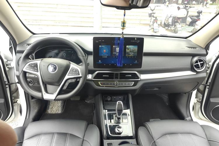 Used BYD Song New Energy 2019 Song EV500 Smart Connect Luxe Model Center Console