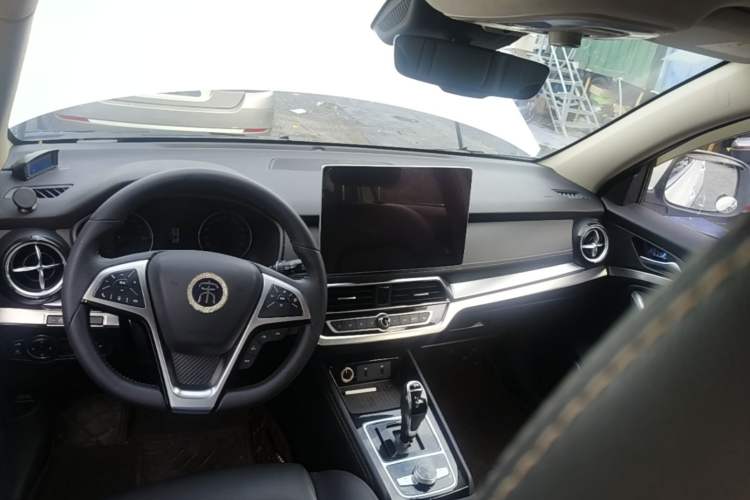 Used BYD Song New Energy 2019 Song DM 1.5TID Smart Connect Premium Model Center Console