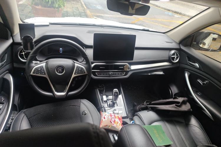 Used BYD Song New Energy 2019 Song DM 1.5TID Smart Connect Sharp Edition Center Console